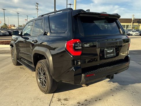 Used 2025 Toyota 4Runner SR5 image 6