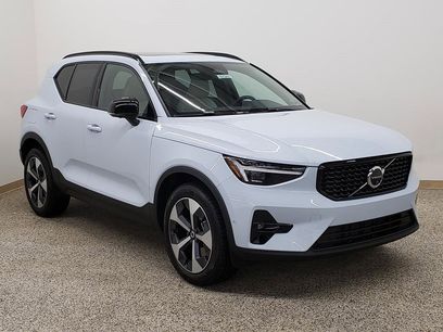 New 2026 Volvo XC40 B5 Plus w/ Protection Package Premier