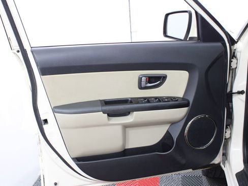 Used 2011 Kia Soul ! image 12