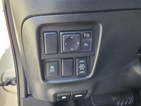 Used 2014 Nissan Juke SL image 27