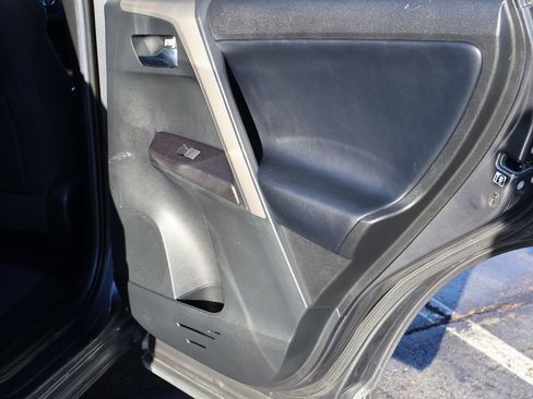 Used 2018 Toyota RAV4 XLE image 17