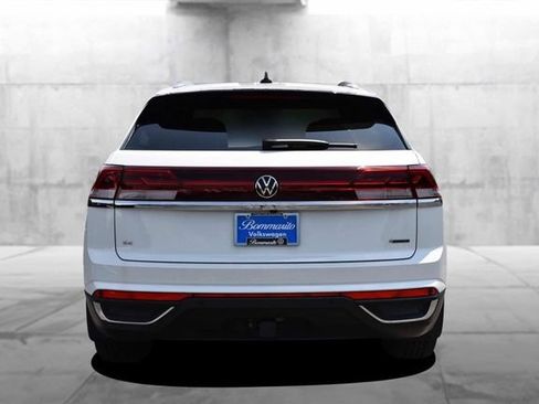 Certified 2024 Volkswagen Atlas Cross Sport SE w/ Panoramic Sunroof Package AWD/4WD image 6