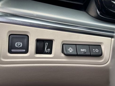 Used 2022 Cadillac XT5 Premium Luxury w/ Technology Package FWD image 21