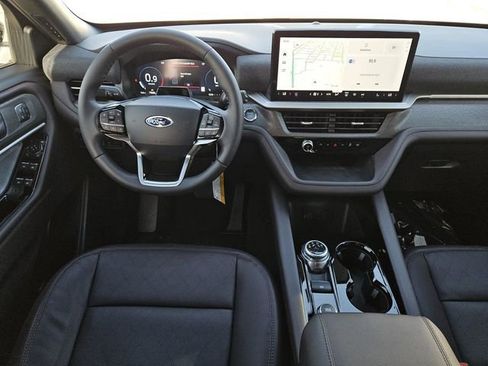 New 2026 Ford Explorer Platinum image 4