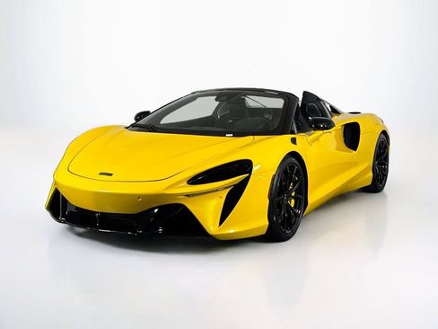 Used 2025 McLaren Artura Spider RWD image 28