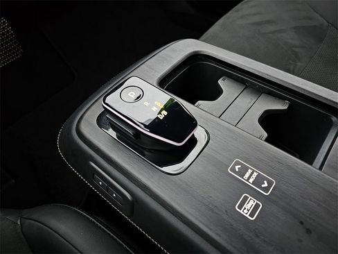 Certified 2024 Nissan Ariya ENGAGE e-4ORCE image 27