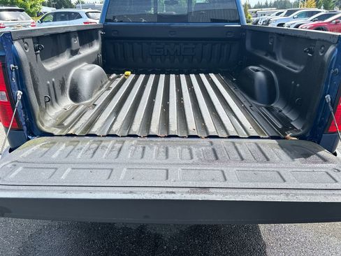 Used 2015 GMC Sierra 1500 SLT w/ SLT Crew Cab Value Package AWD/4WD image 30