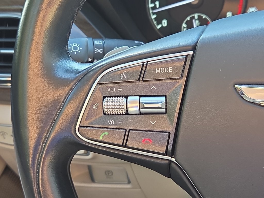 Used 2017 Genesis G90 3.3T Premium RWD image 25