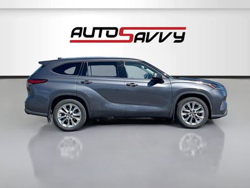 Used 2022 Toyota Highlander Limited AWD/4WD image 8