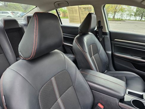 Used 2024 Nissan Altima 2.5 SR FWD image 11