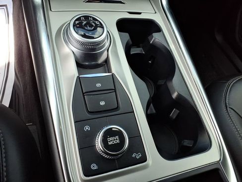 Used 2022 Ford Explorer XLT w/ Equipment Group 202A image 24