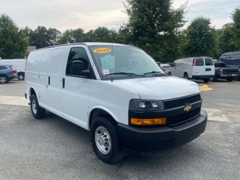 Used 2020 Chevrolet Express 2500 w/ Driver Convenience Package image 7