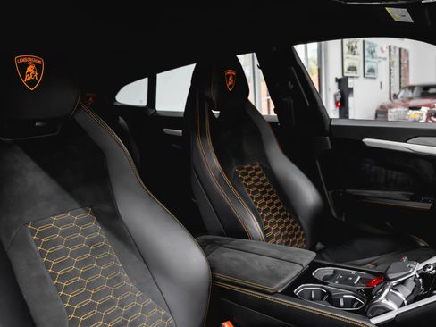 Used 2020 Lamborghini Urus image 39