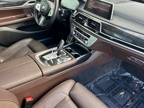 Used 2020 BMW 740i w/ M Sport Package RWD image 16