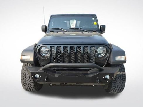 Used 2020 Jeep Gladiator Sport w/ Technology Group AWD/4WD image 2
