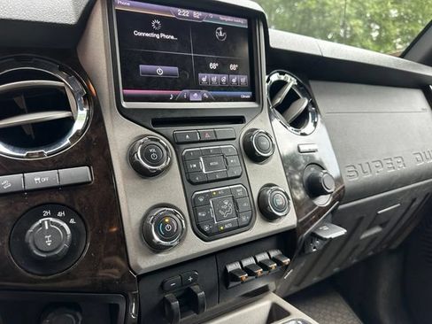 Used 2013 Ford F250 Platinum w/ FX4 Off Road Pkg AWD/4WD image 8