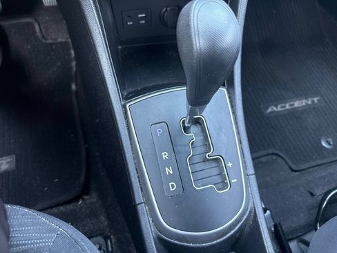 Used 2016 Hyundai Accent SE FWD image 25