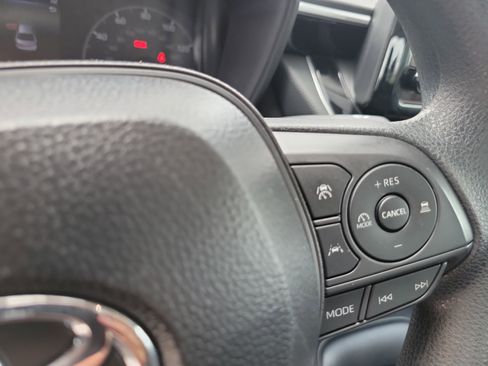 Certified 2025 Toyota Corolla LE FWD image 27