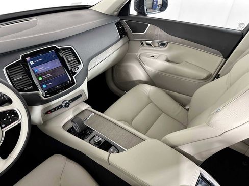 Used 2025 Volvo XC90 B5 Plus image 22