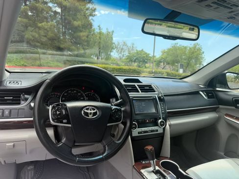 Used 2012 Toyota Camry XLE FWD image 16