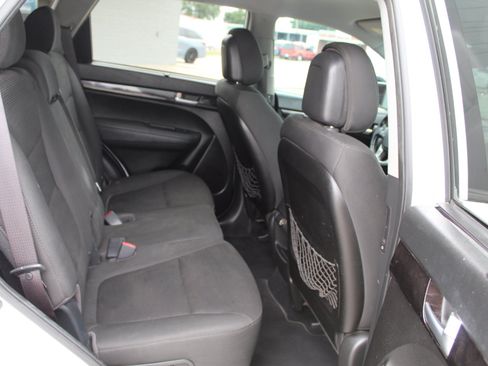 Used 2014 Kia Sorento LX AWD/4WD image 19