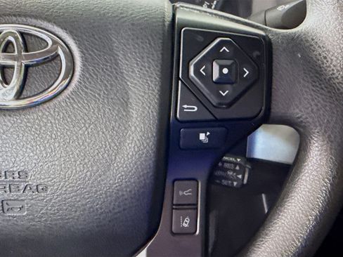 Used 2022 Toyota Tacoma SR AWD/4WD image 15