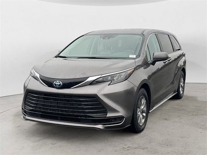 Used 2024 Toyota Sienna LE