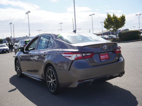 Used 2021 Toyota Camry SE FWD image 8