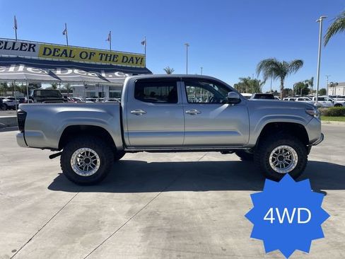 Used 2022 Toyota Tacoma SR AWD/4WD image 9
