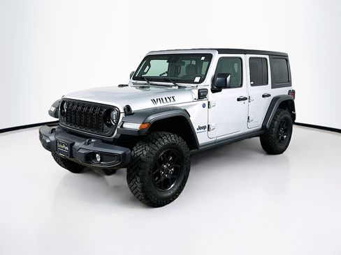 Used 2024 Jeep Wrangler Unlimited AWD/4WD image 3