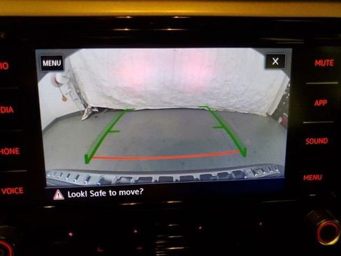 Used 2022 Volkswagen Passat 2.0T SE image 21