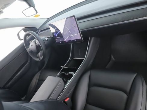 Used 2021 Tesla Model Y Long Range image 26