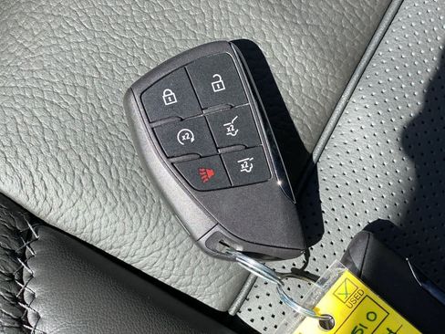 Used 2024 GMC Yukon Denali AWD/4WD image 27