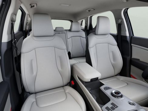 New 2026 Kia Sportage EX image 15