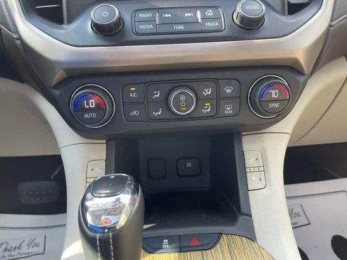 Used 2017 GMC Acadia Denali w/ Technology Package AWD/4WD image 32