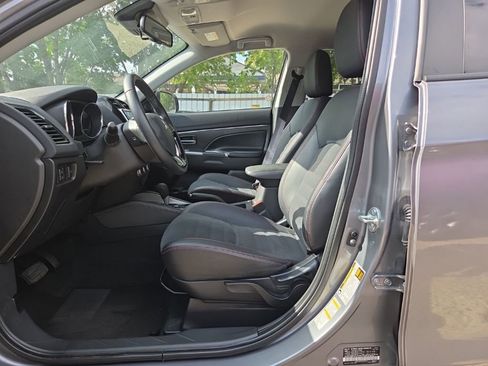 Used 2025 Mitsubishi Outlander Sport SE AWD/4WD image 3