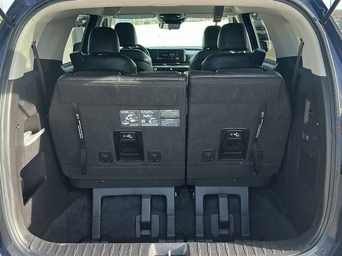 Used 2024 Kia Carnival LX image 34