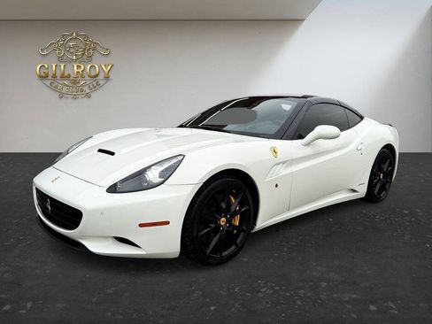 Used 2012 Ferrari California RWD image 4