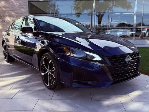 Used 2024 Nissan Altima 2.5 SR FWD image 4