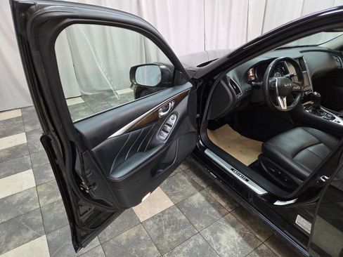 Used 2019 INFINITI Q50 Luxe w/ Essential Package (3.0T Luxe) AWD/4WD image 9