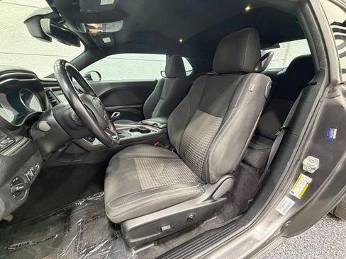 Used 2016 Dodge Challenger SXT RWD image 20