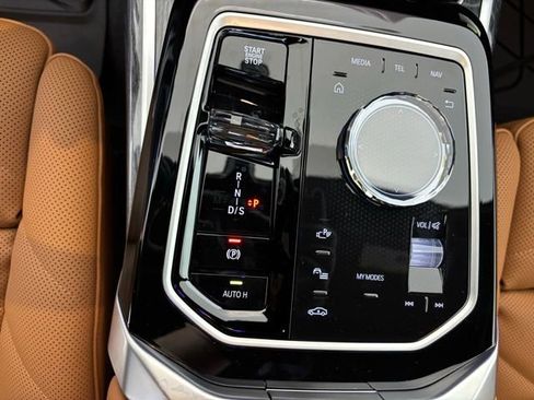 Used 2026 BMW 740i xDrive w/ Premium Package image 18