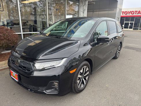 Used 2025 Honda Odyssey EX-L image 2