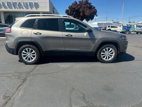 Used 2020 Jeep Cherokee Latitude AWD/4WD image 8