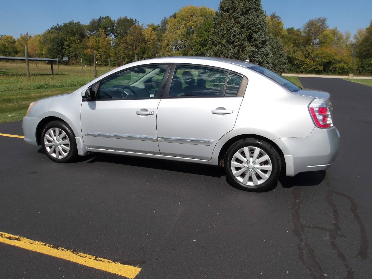 Used 2010 Nissan Sentra 2.0 S FWD image 11