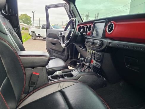 Used 2018 Jeep Wrangler Unlimited Rubicon AWD/4WD image 17