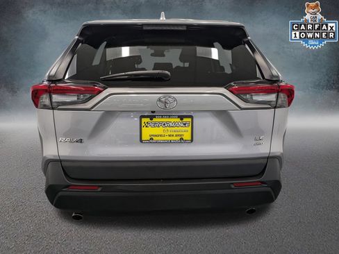 Used 2024 Toyota RAV4 LE AWD/4WD image 5