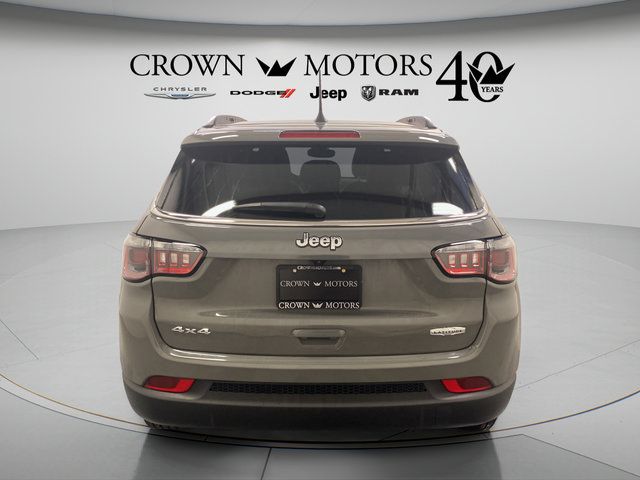 Used 2023 Jeep Compass Latitude w/ Sun and Sound Group AWD/4WD image 13