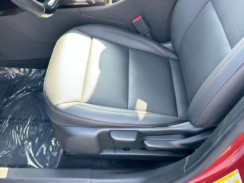 Used 2024 Chevrolet Trax RS w/ Sunroof Package image 19