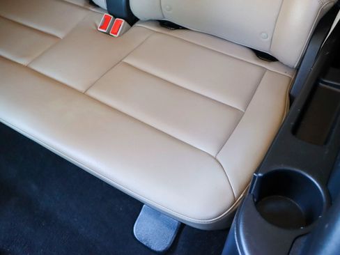 Used 2020 Ford Explorer Limited RWD image 19